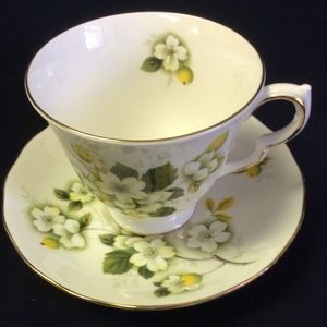 Queen Anne Bone China England Tea Cup & Saucer White & yellow floral Ridgway